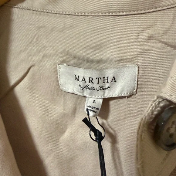 Martha Stewart Women's Beige Button Down Shirt - Picture 4 of 6